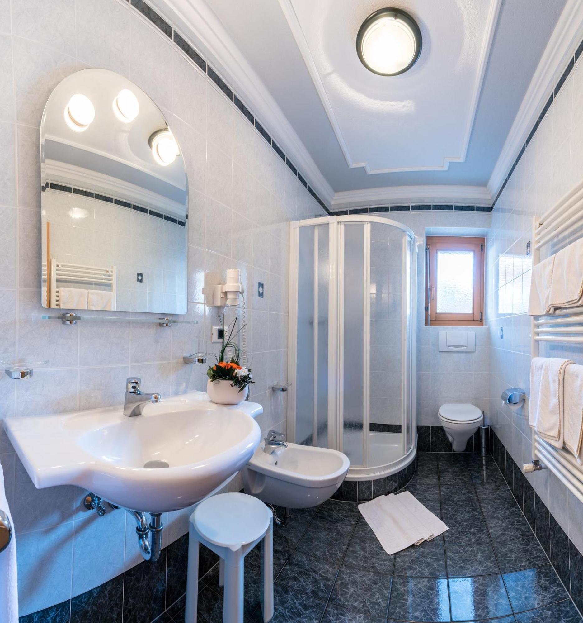 Ciasa Mascotte Apartment San Vigilio Di Marebbe Luaran gambar